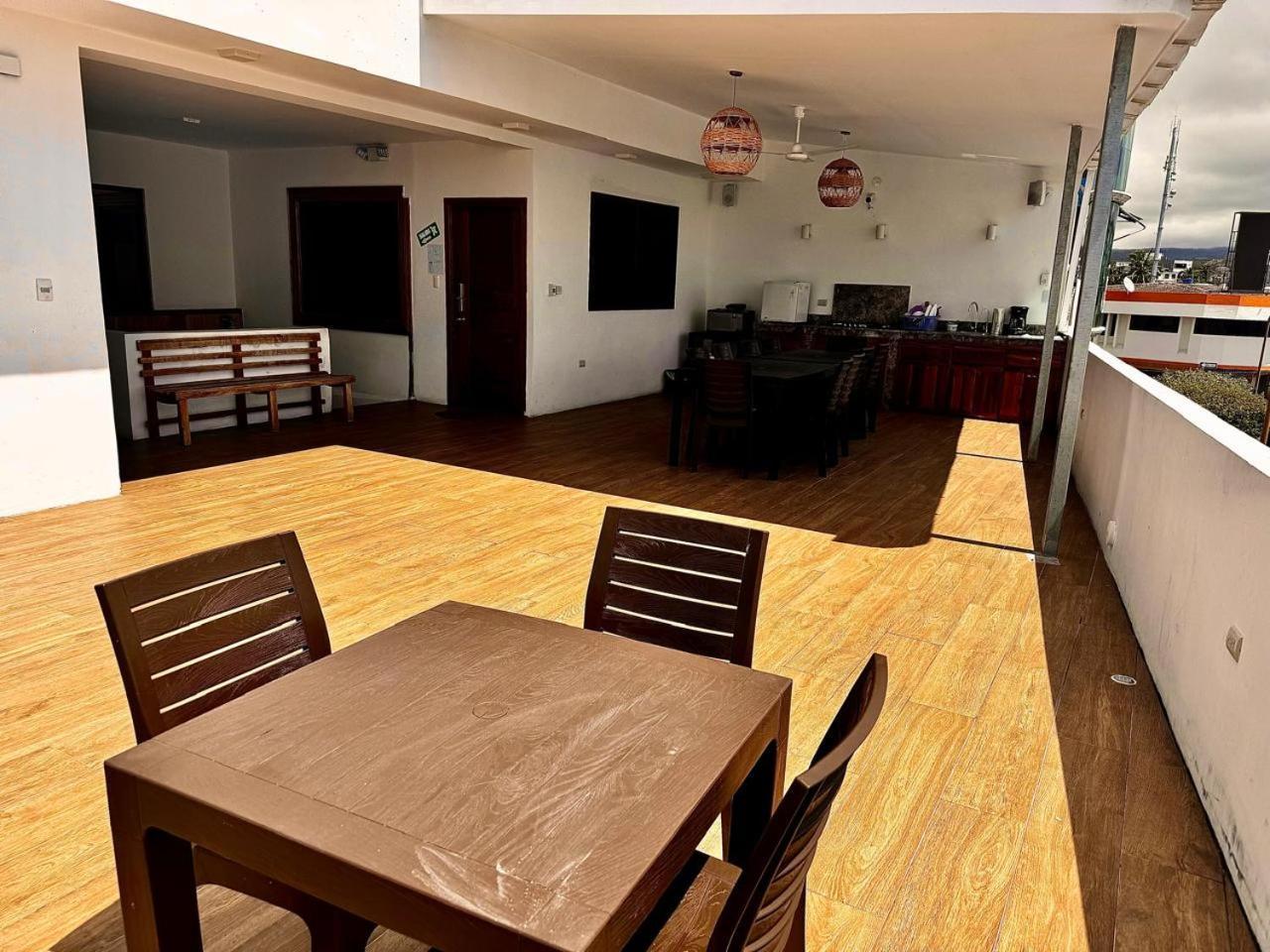 Hostal Muyuyo Puerto Ayora  Exteriér fotografie