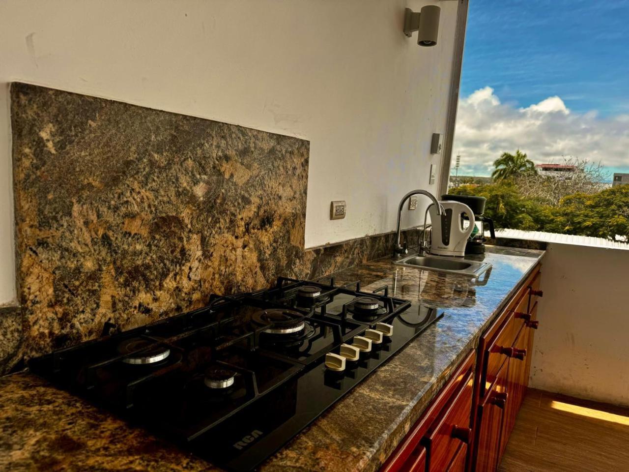 Hostal Muyuyo Puerto Ayora  Exteriér fotografie