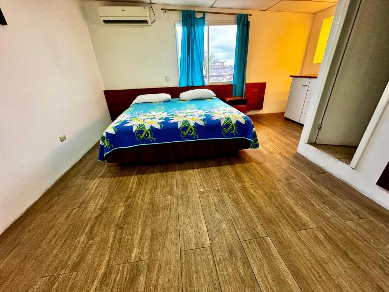 Hostal Muyuyo Puerto Ayora  Exteriér fotografie