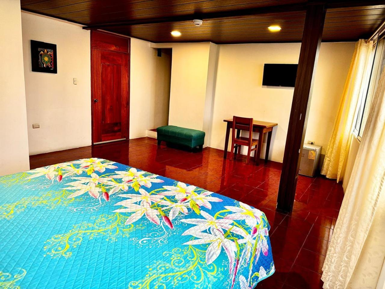 Hostal Muyuyo Puerto Ayora  Exteriér fotografie