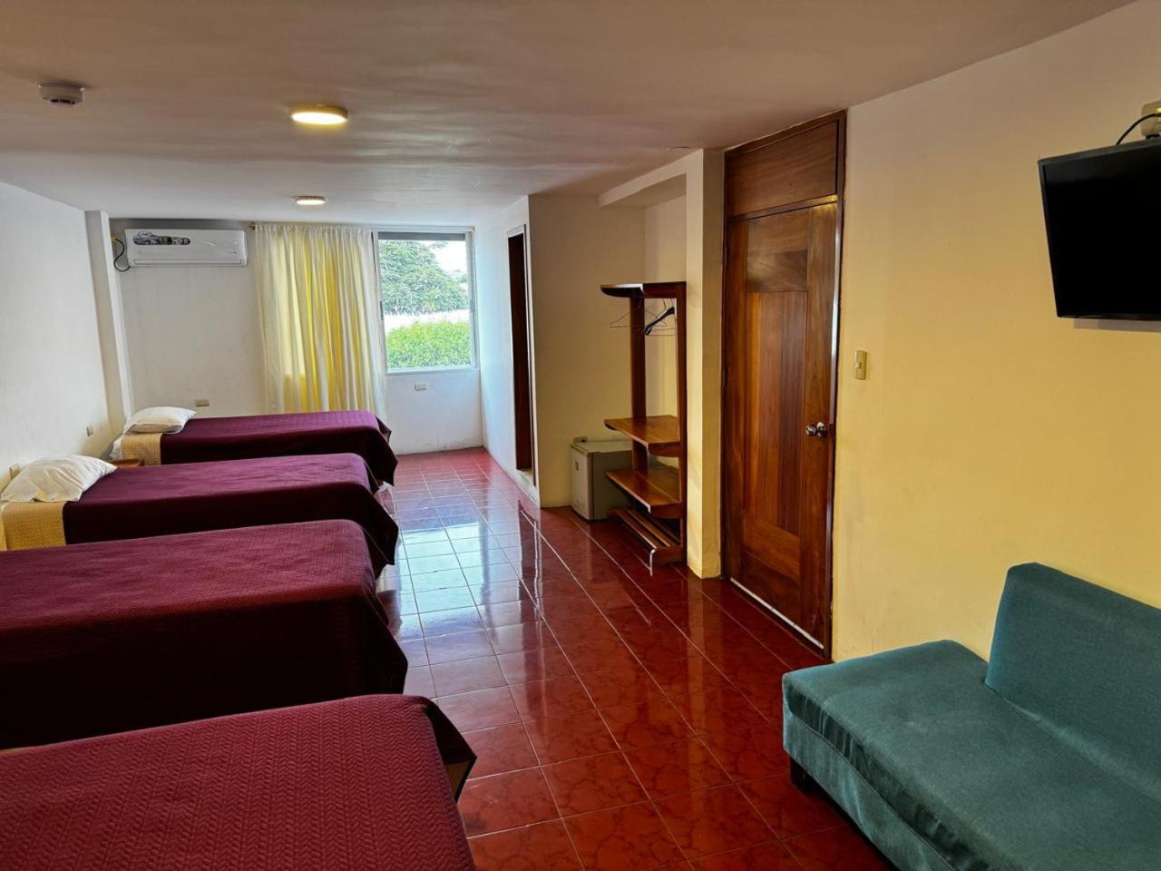 Hostal Muyuyo Puerto Ayora  Exteriér fotografie