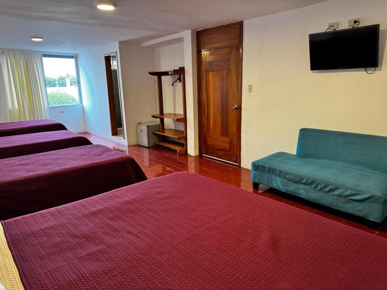 Hostal Muyuyo Puerto Ayora  Exteriér fotografie