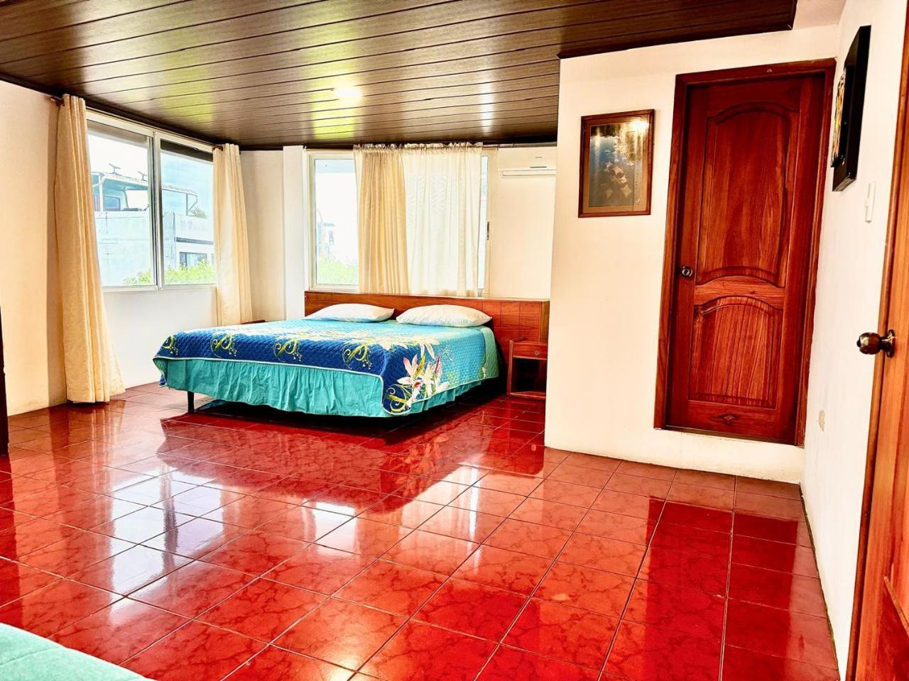 Hostal Muyuyo Puerto Ayora  Exteriér fotografie